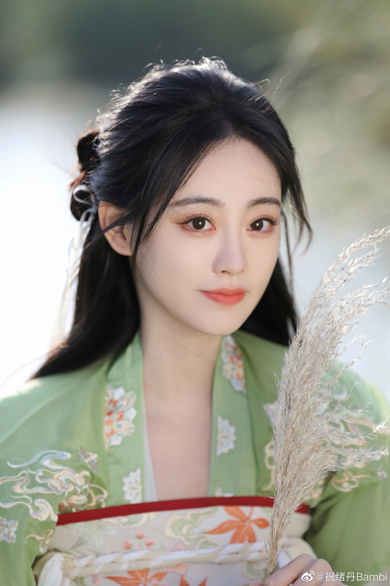 再传是女二祝绪丹会顶替成为女主角