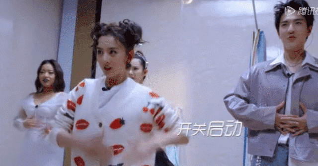 1、转肚子瘦身操