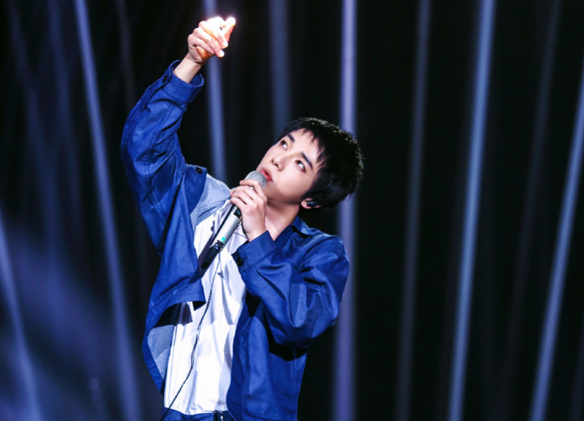 首发阵容中唯一一位有争议的歌手就是华晨宇