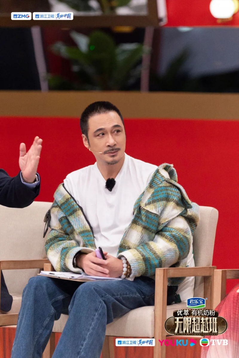 其中就有一向以“敢”出名的吴镇宇,他在节目中的表现可谓是十分瞩目。