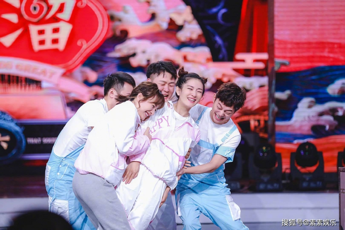 最近终于传来了好消息,李维嘉在离开了《快乐大本营》之后正式回归。