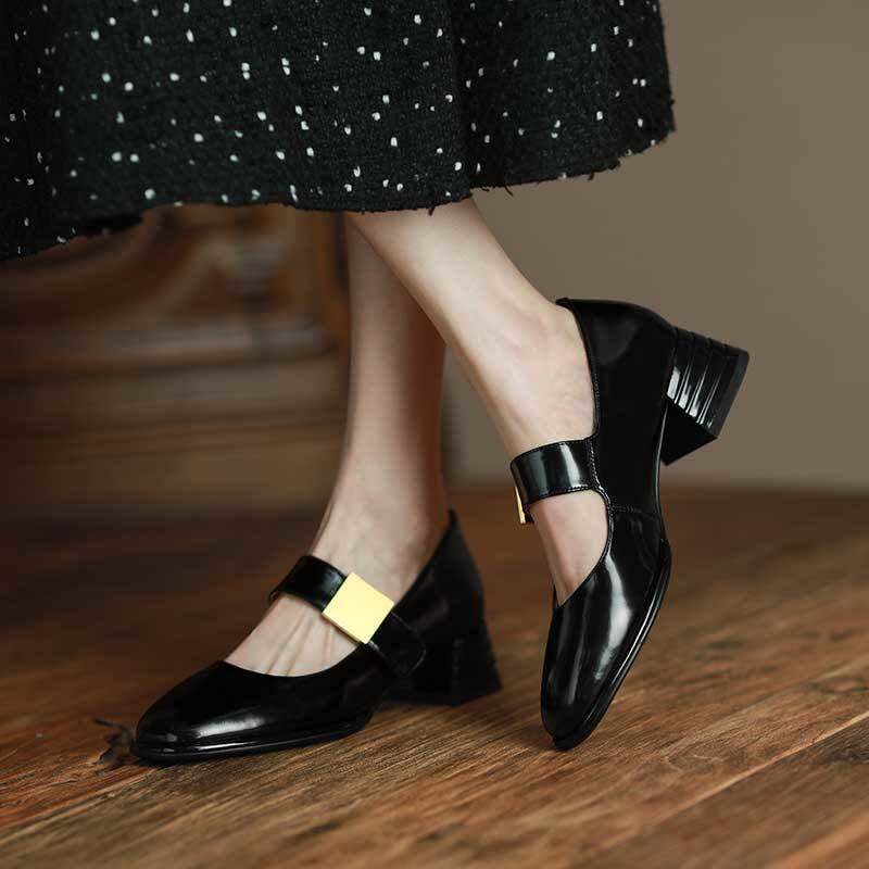 4、复古黄铜搭扣玛丽珍鞋