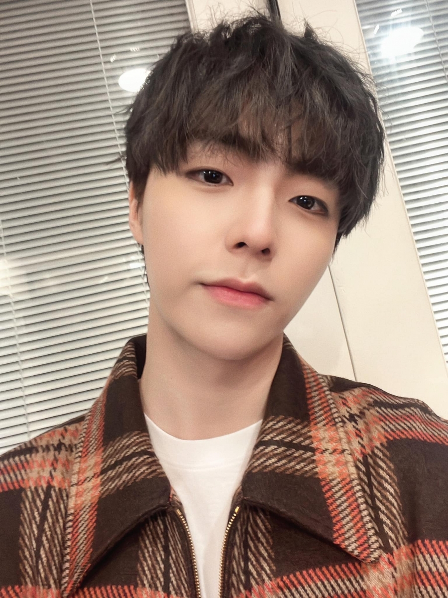 “飞行歌手”分别是陈立农