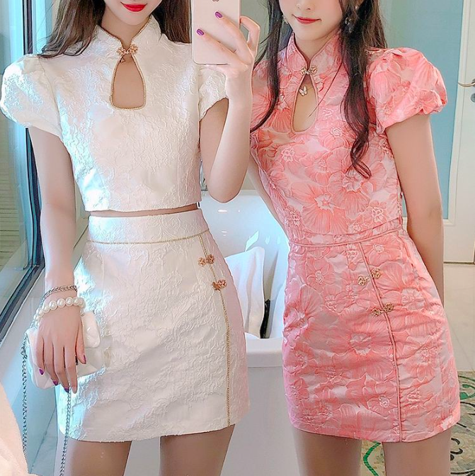 2、刺绣蕾丝+泡泡袖的改良两件套旗袍