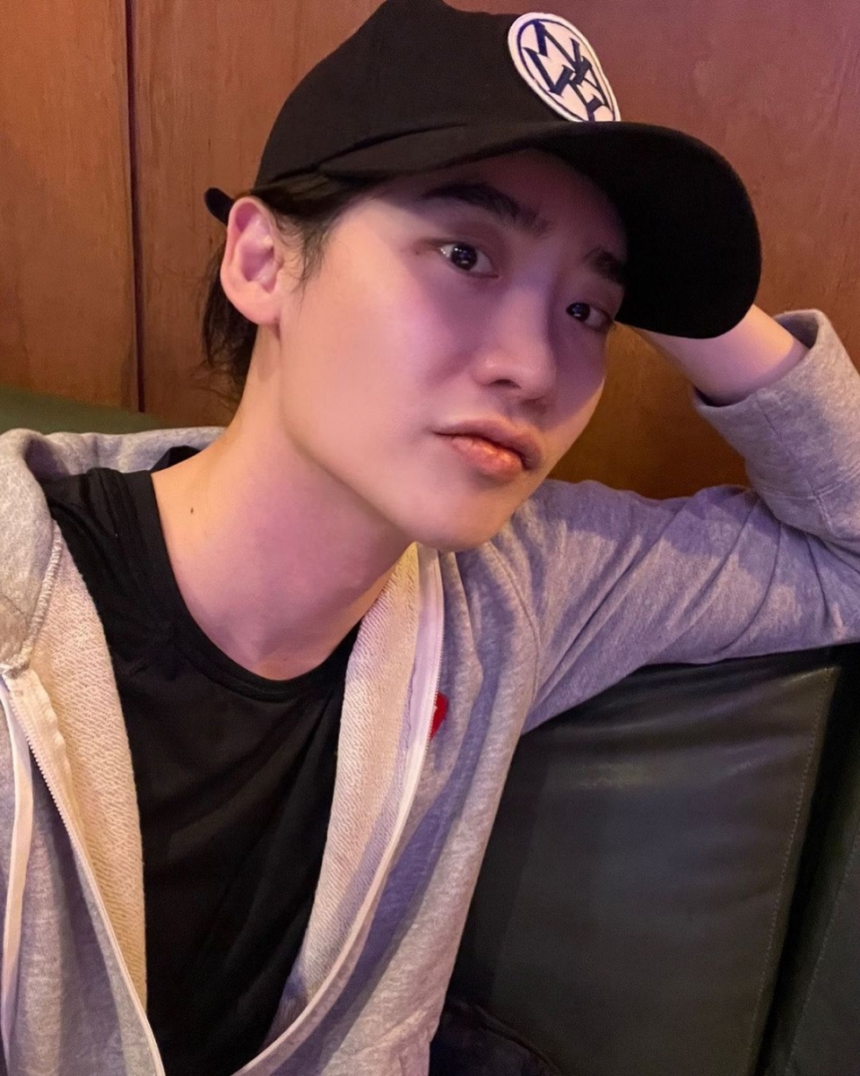 #李钟硕在获奖感言中公开表白