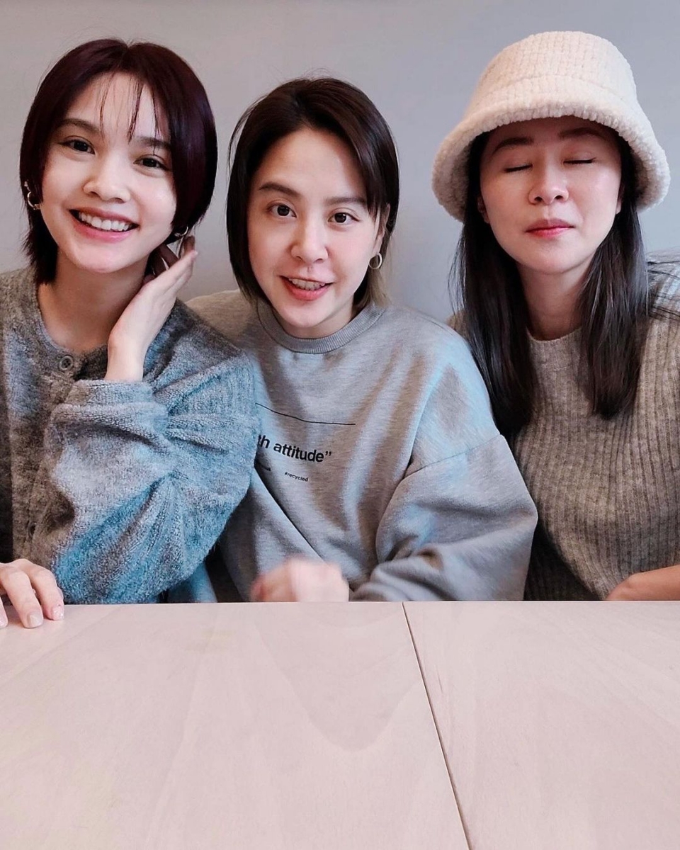 「因为丞琳姐姐有生1男1女,她看到我有3个,再看棋惠有1个,就觉得现在很好」。