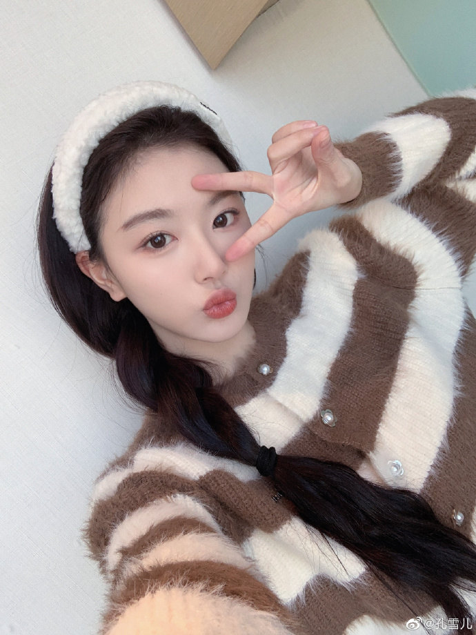 孔雪儿两年前的鱼子酱事件再度发酵是怎么回事?
