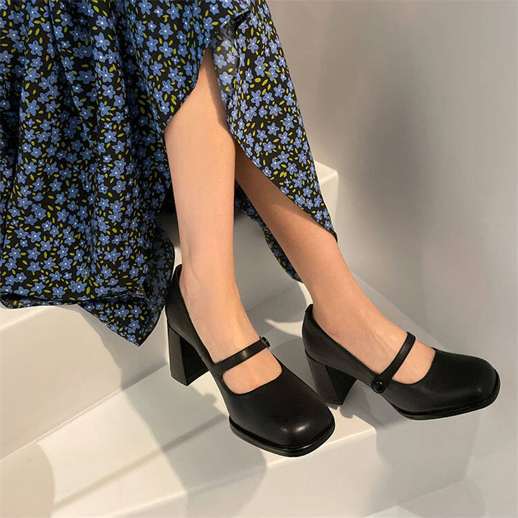 6、简约方头玛丽珍鞋 