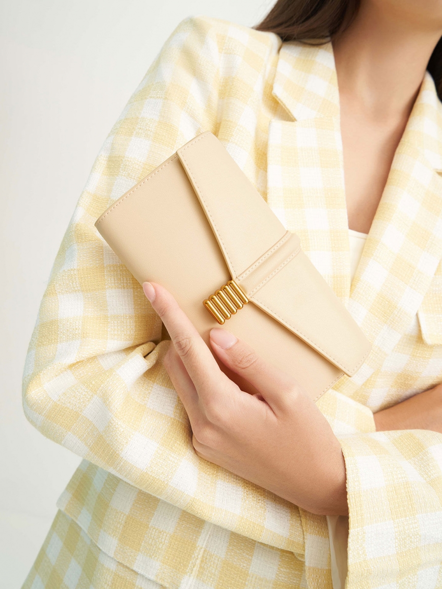 4、Nova Metallic-Accent Long Wallet - Beige