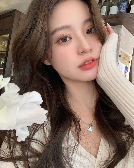 女明星养成上镜脸的方法：眼神管理