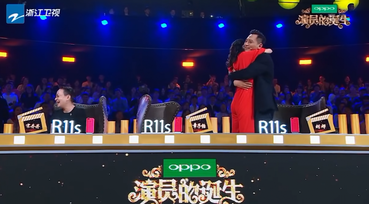 没过多久章子怡就偷笑破冰，刘烨也表示刚刚他们是在演一段「殿堂级的吵架」