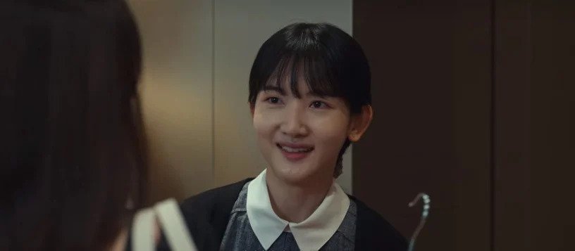 精品店员和女主里应外合