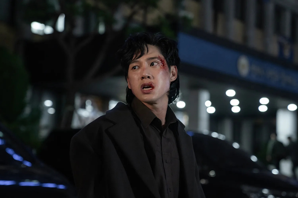 恶霸5人帮的全在俊脸上有伤表情惊恐