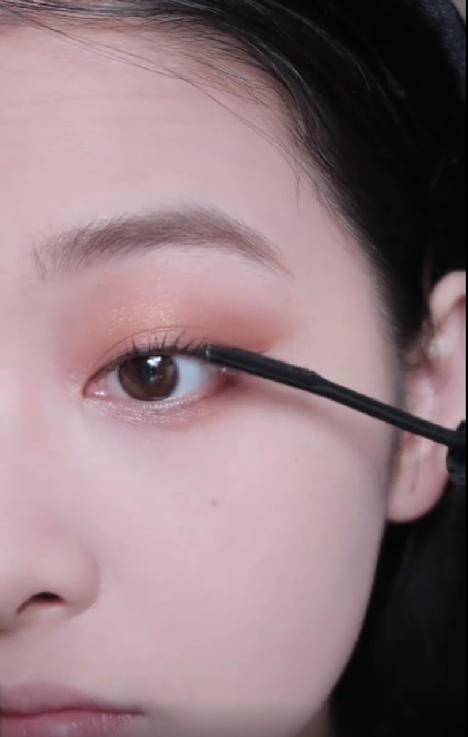 Step 5:刷睫毛