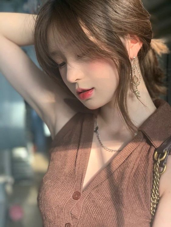 大家也要注意,学会了化妆,怎么卸妆也是非常重要!