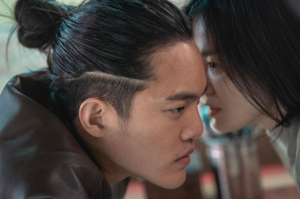 在第二季的关键时刻,甚至会成为文同珢的黑子,杀入朴涎镇的地盘!