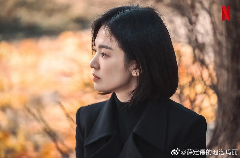 这让「文东恩」彻底对这个世界失望,身心灵都早已破碎不堪的她开始将自己的人生都赌在“复仇”这一件事情上