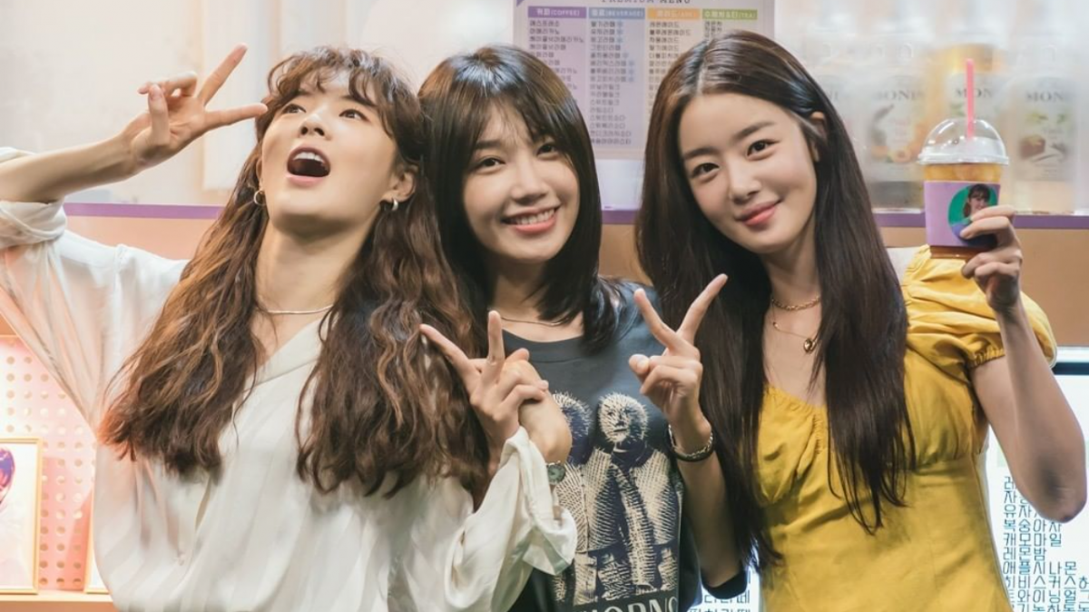 李善彬22年拍《酒鬼都市女人们》时,凭借在剧中搞怪又豪爽的性格受到极高的关注~