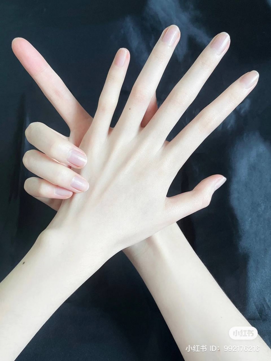 今天教大家「美手操」的 5 个动作,以及「日常手部护理」的方法