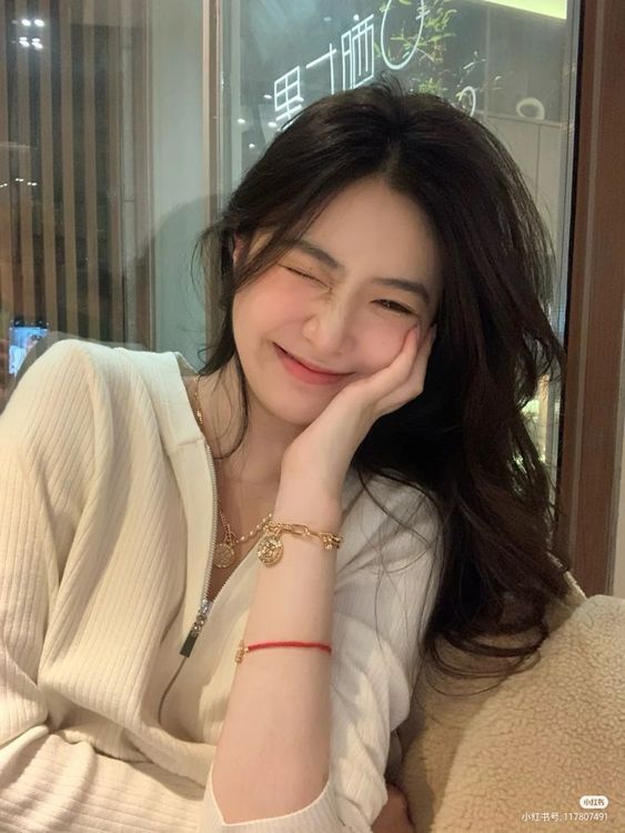 除了穿搭要讲究之外,妆容也是必不可少的!