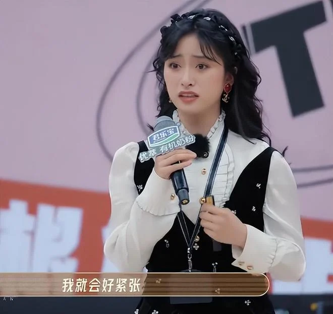 虽然热度是有了,但观众也不是傻子,一眼就看穿了这些节目组的套路