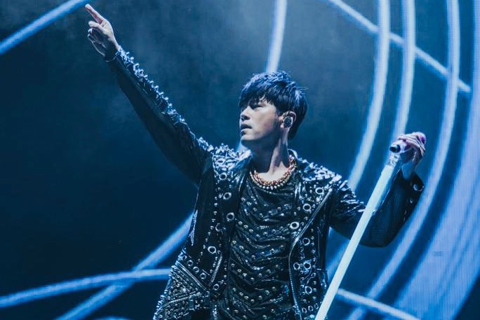 三个小时内连唱了 41 首歌