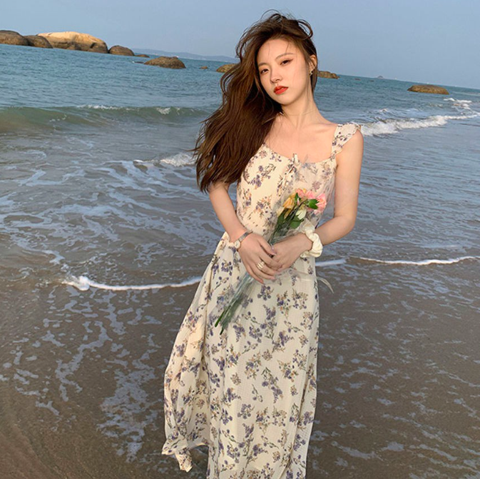 3、小众碎花连衣裙