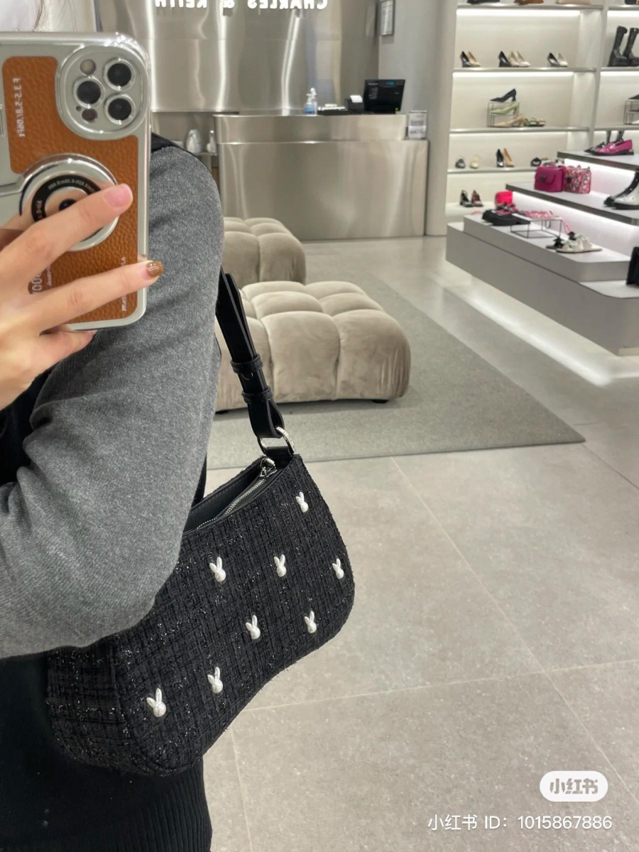 就算不是兔年背都非常百搭还能承托你的甜美可爱