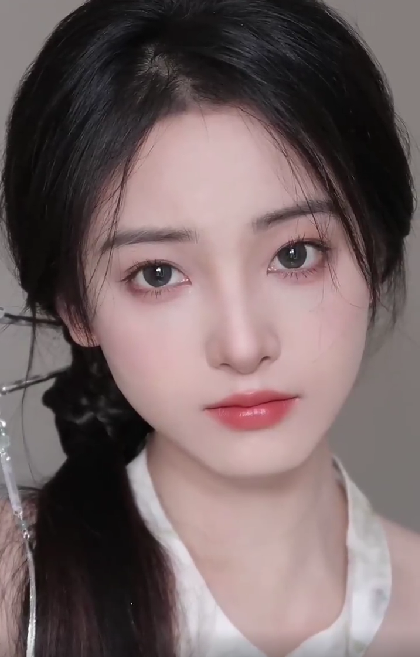 妆容一:新中式闺秀妆