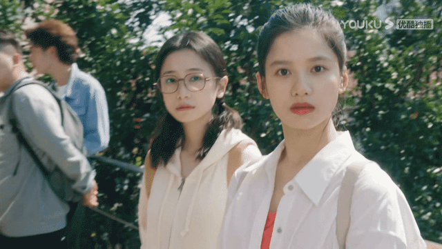 制片人敦淇在采访中回应关于陈飞宇、张婧仪二搭的提问