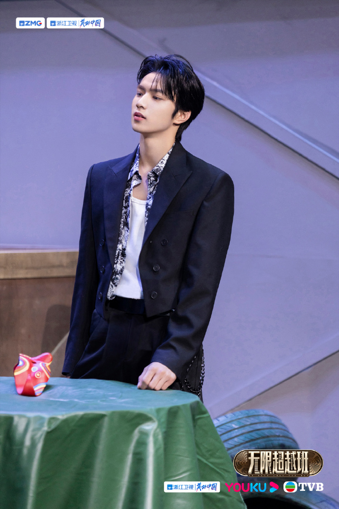 原来刘耀文只是节目组力捧的对象之一,并非是唯一