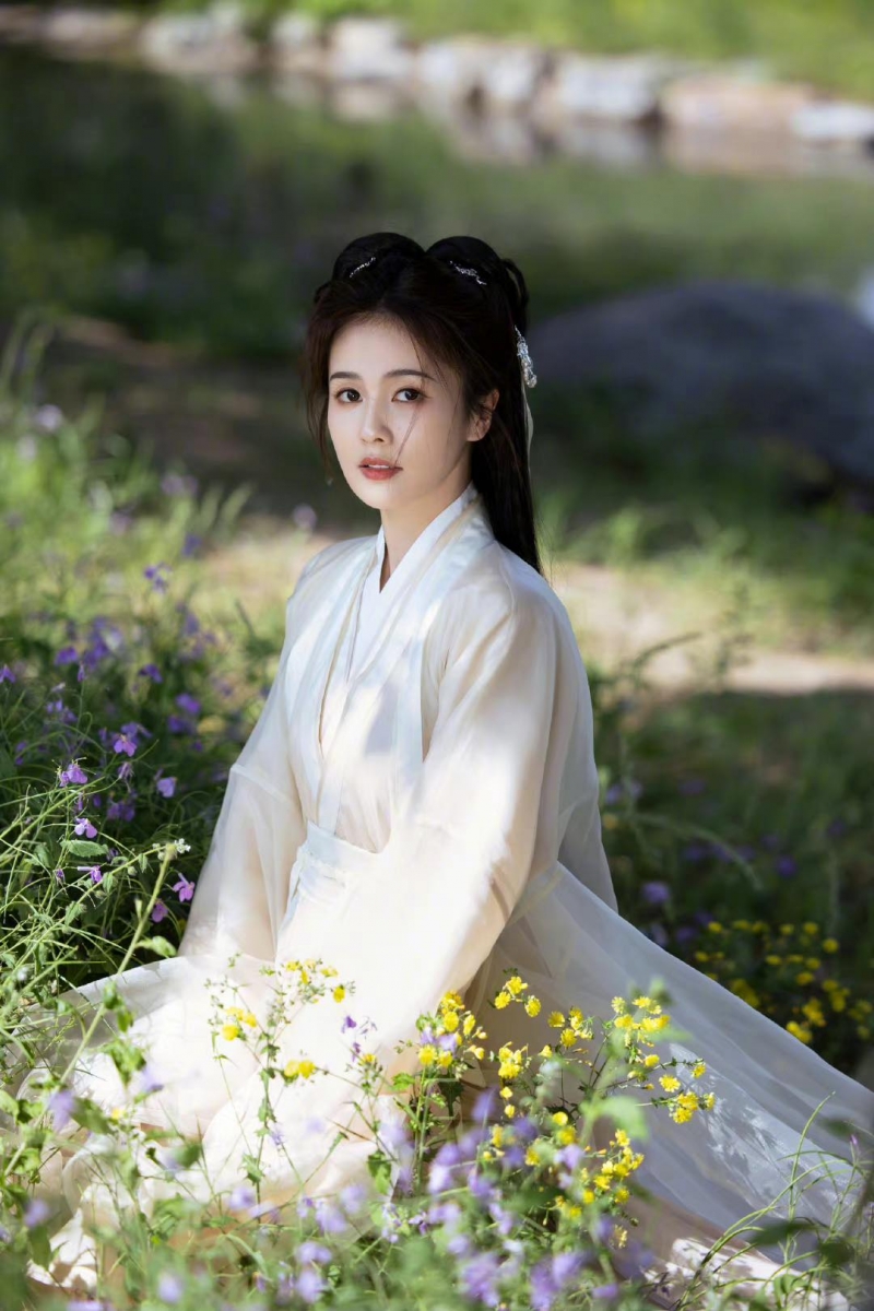 疑遭经纪公司抵制不该恋爱脑