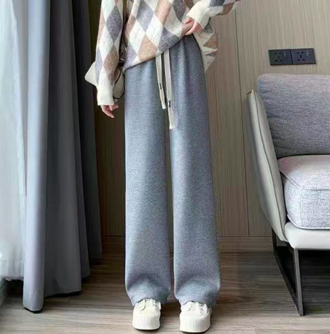 4、休闲简约款阔腿裤