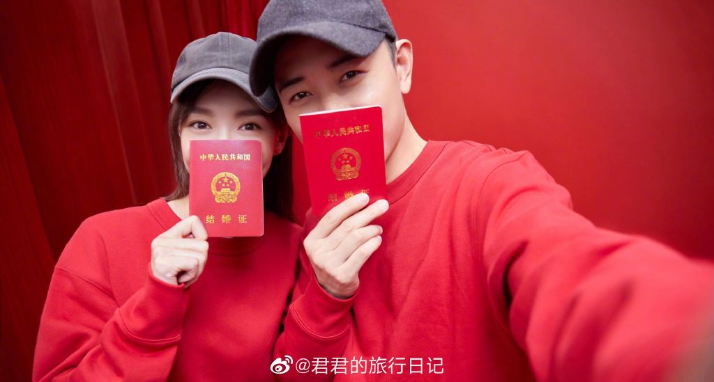 说起唐嫣和罗晋,一开始两人也是「女强男弱」的状态,感情不被看好