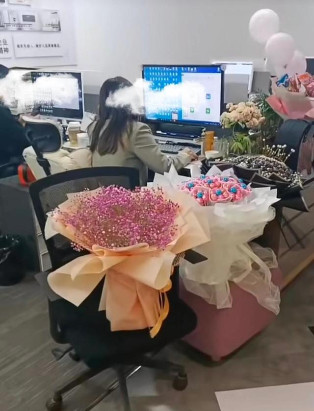 #收满一排鲜花爆红