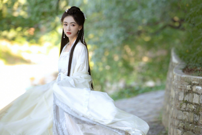 吴谨言的古装美照