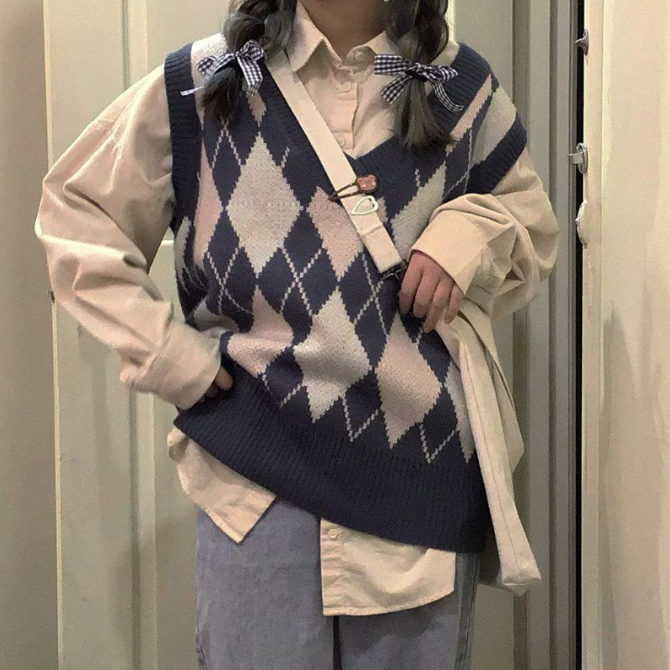 3、韩版复古「菱格」针织马甲背心
