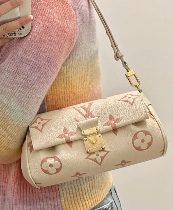 5 种不同类型的包包背法