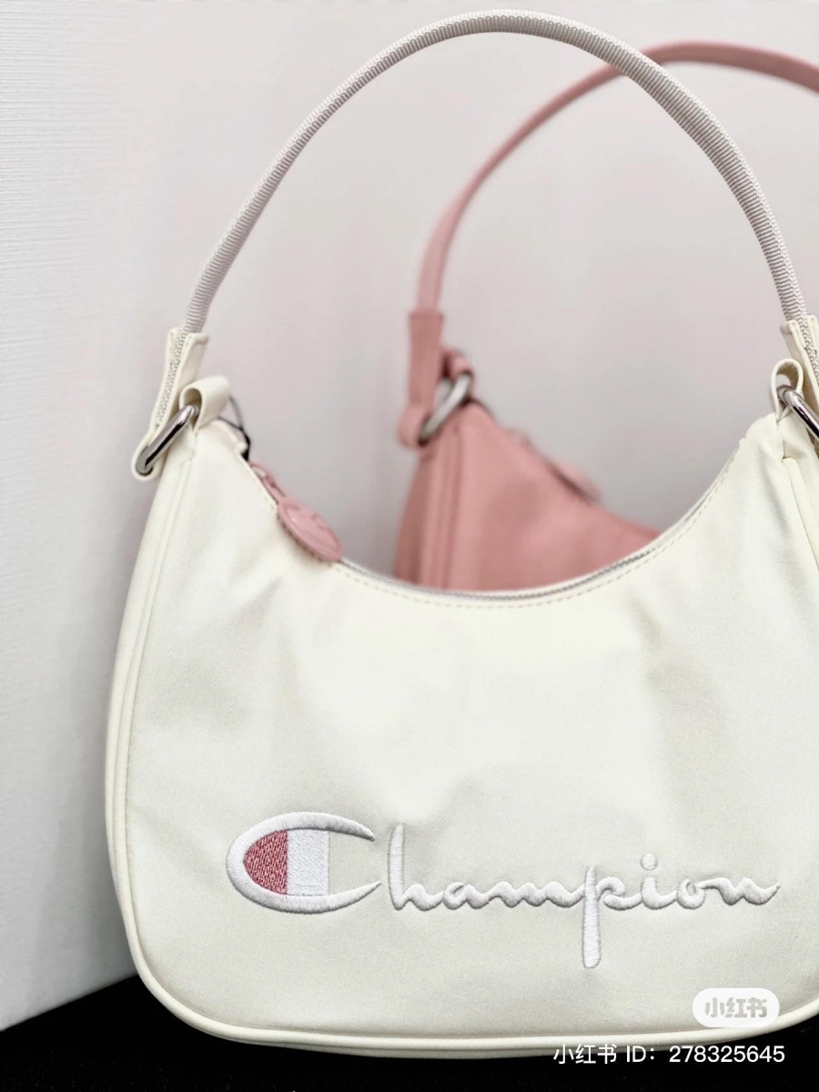 Champion 包包设计多数都是以基础款为主