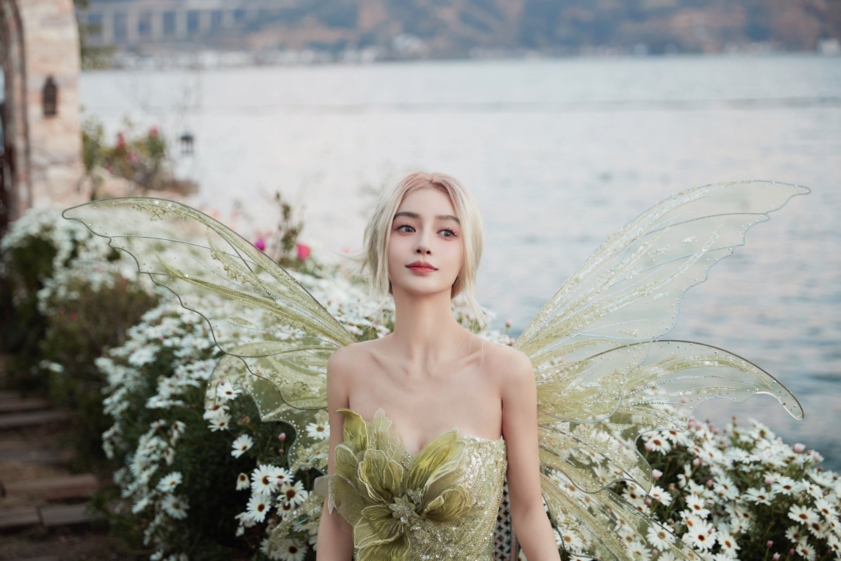 Angelababy 「杨颖」在娱乐圈中可说是颜值非常高的明星。