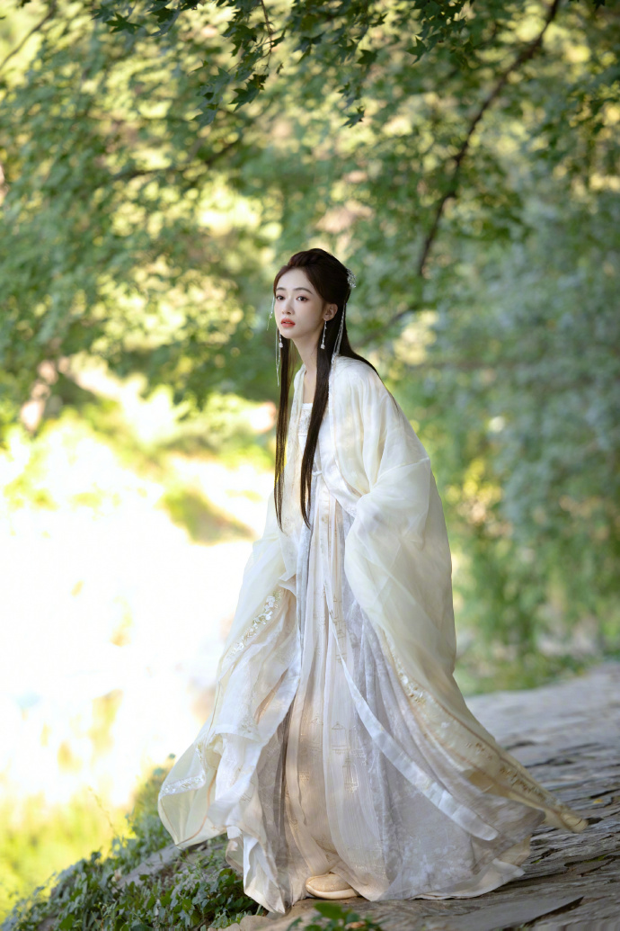 吴谨言的古装美照