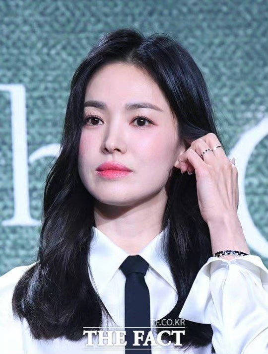 脸部僵硬一度陷入整容风波