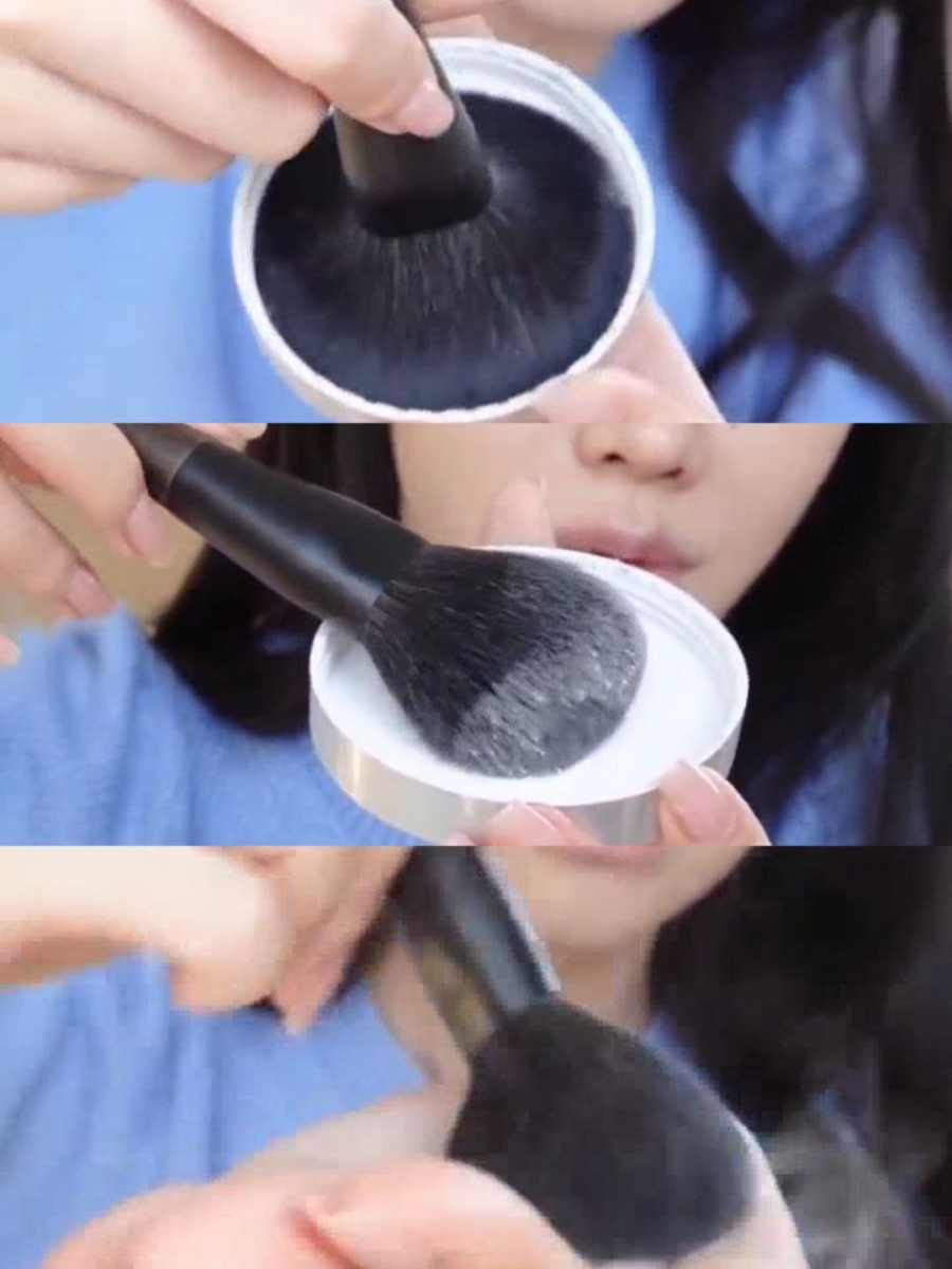 油皮建议用散粉定妆