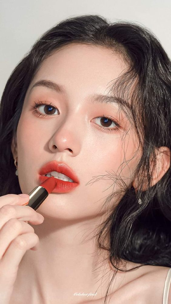 口红是调节气色的最佳单品