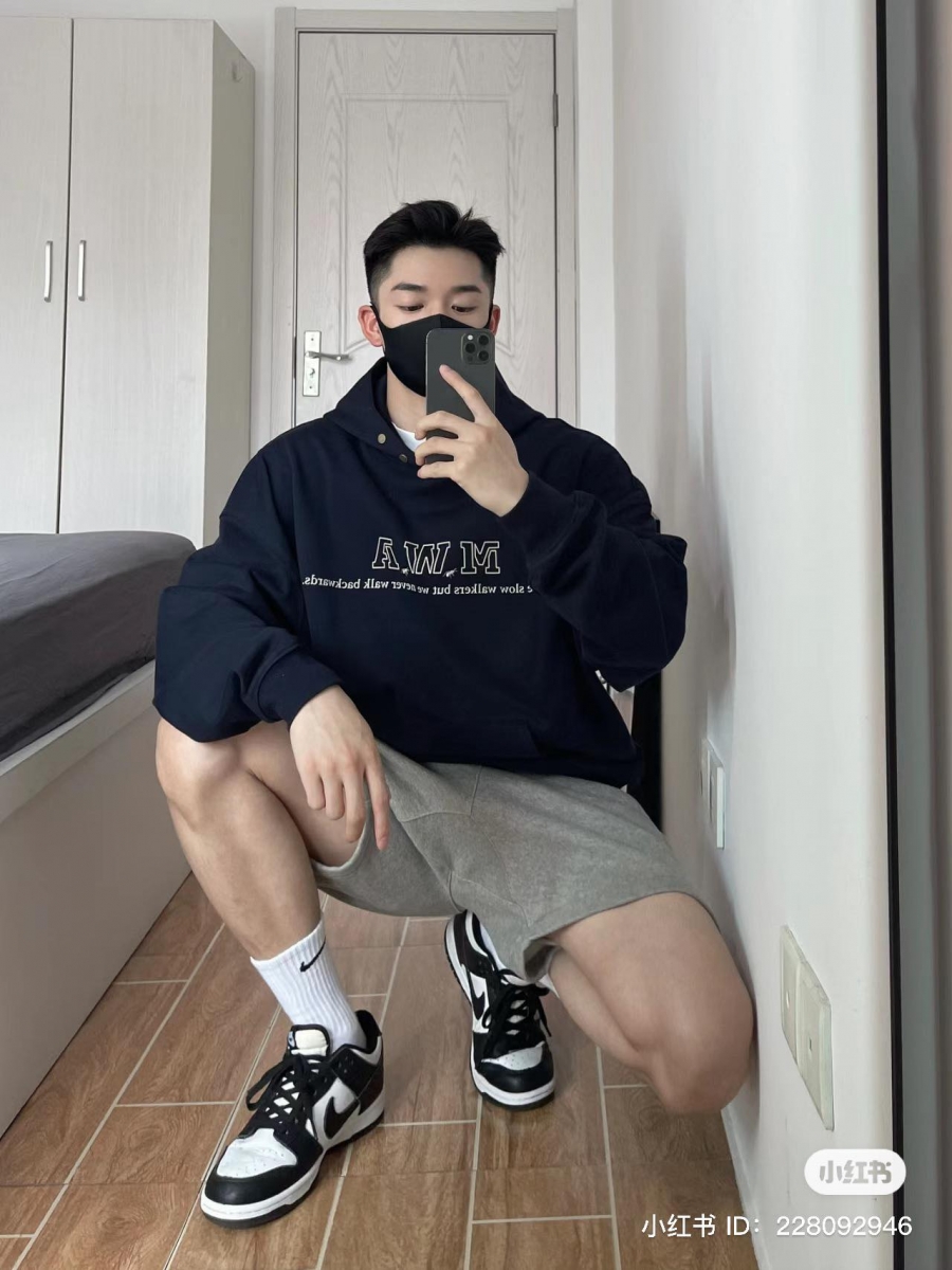 标准的帅哥特质足以让人「先入为主」觉得他是帅哥