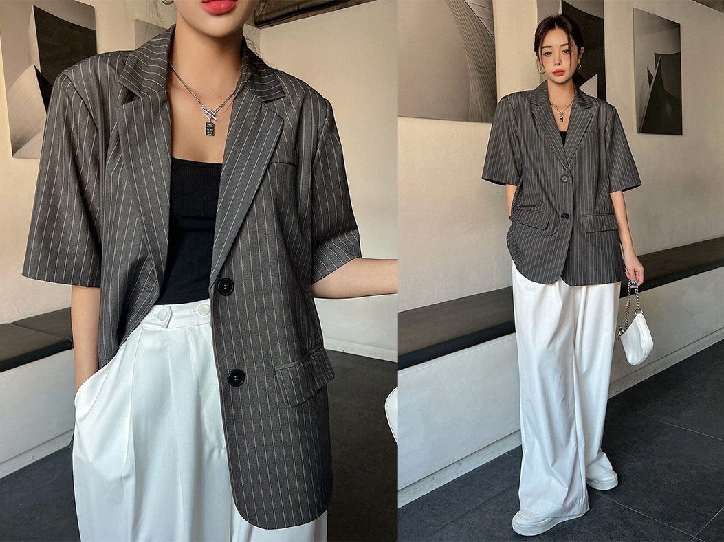 2、DAZY Pinstriped Print Lapel Neck Blazer