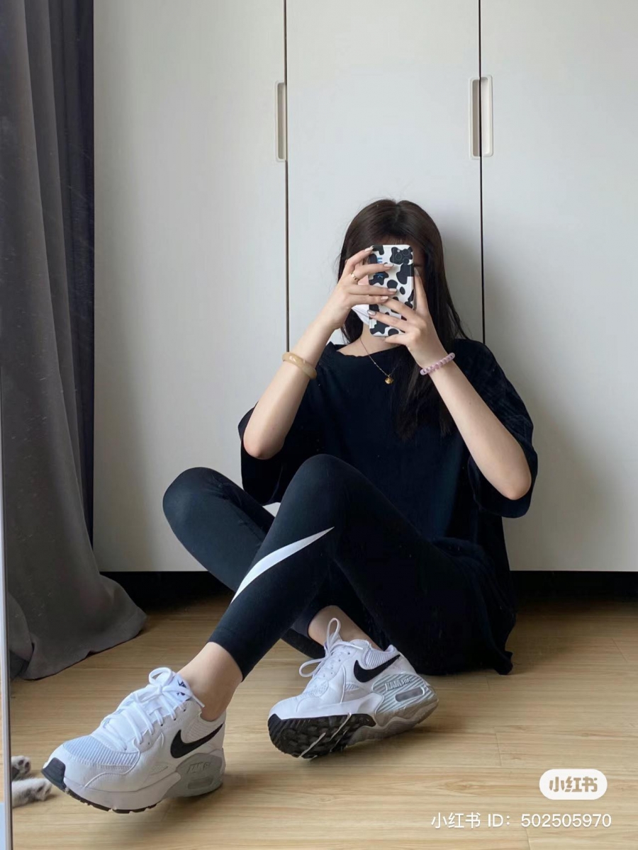 看似简约单调,却足以提升你的时髦感