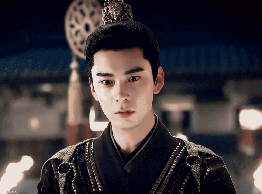 他在 2019 年就凭借《东宫》里的「李承鄞/ 顾小五」一角小火了一把