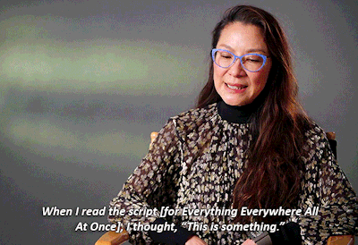 就在她拿到《瞬息全宇宙》剧本的那一刻,她知道她等到了