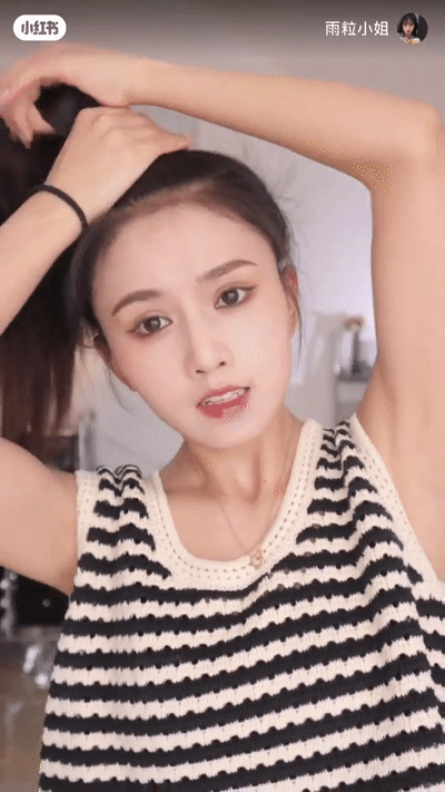 发型3、后脑勺饱满不会掉的丸子头